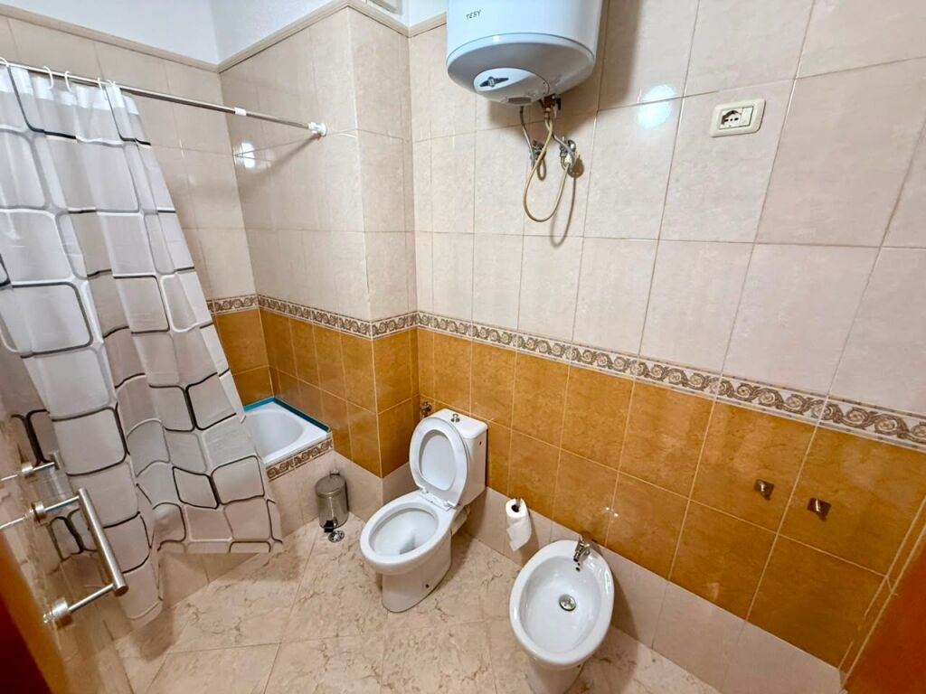 📣 RENT Apartment 2+1 (Converted) 📍 “Kosovareve” Street, Near Artificial Lake ✨💶 Price 80,000 Leke/Month