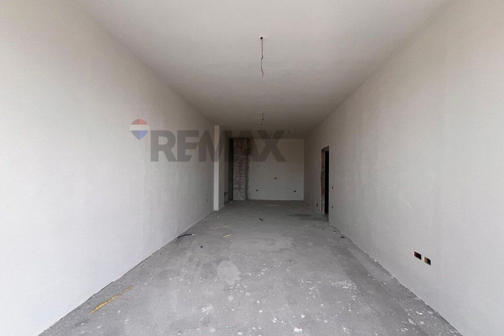 Shitet apartament 2+1+2 ne Kamez.