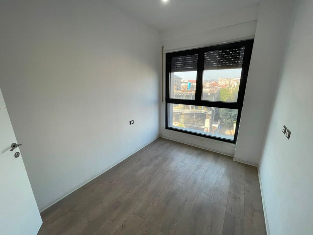 In vendita, Appartamento 2+1+2, Complesso Ndregjoni, Tirana . Empire72923