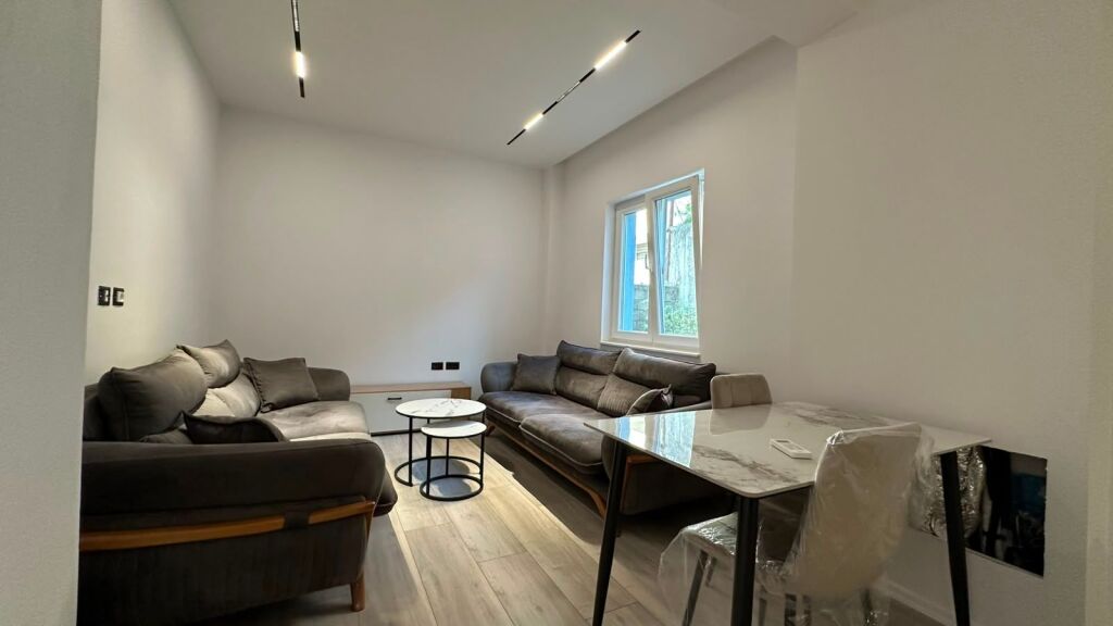 Apartament 1+1 per qira te Kodra Priftit