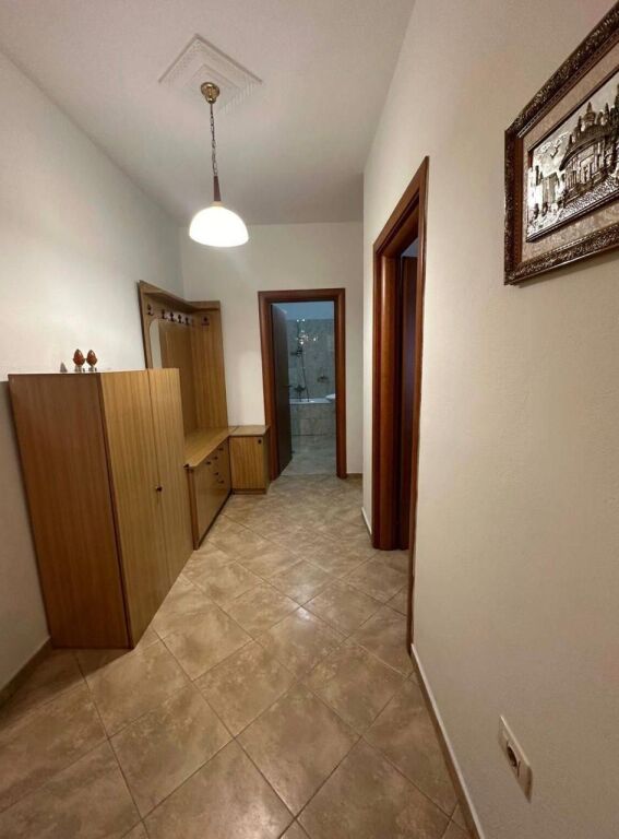 Apartament 2+1+2 me 2 Poste Parkimi te Rrethi i Ekonomikut, Rruga e Elbasanit