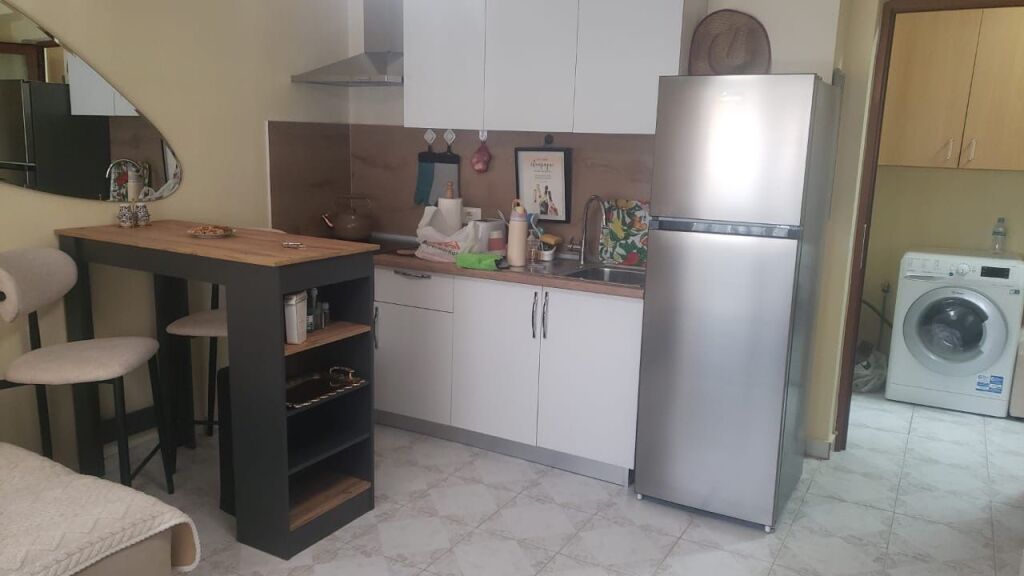 For rent 1+1 Laprake 45,000 leke