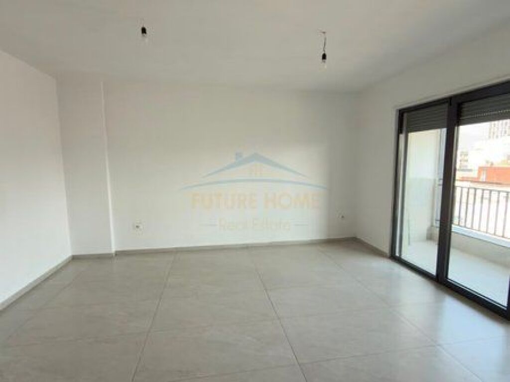 Affitto, Appartamento 3+1+2, Complesso Ndregjoni, Tirana