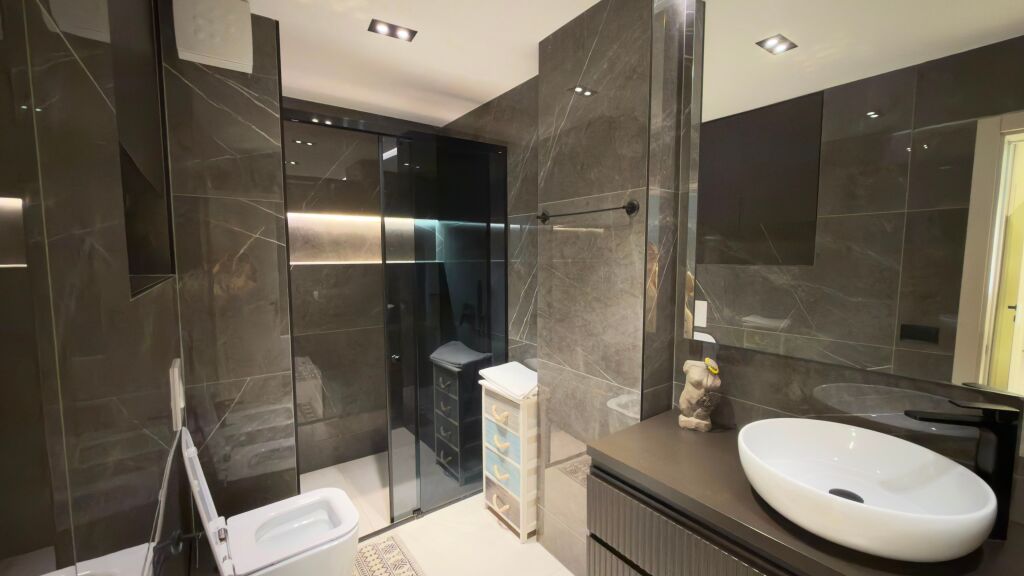 Shesim Apartament 2+1+2 Poste Parkimi tek Liqeni i Thate!