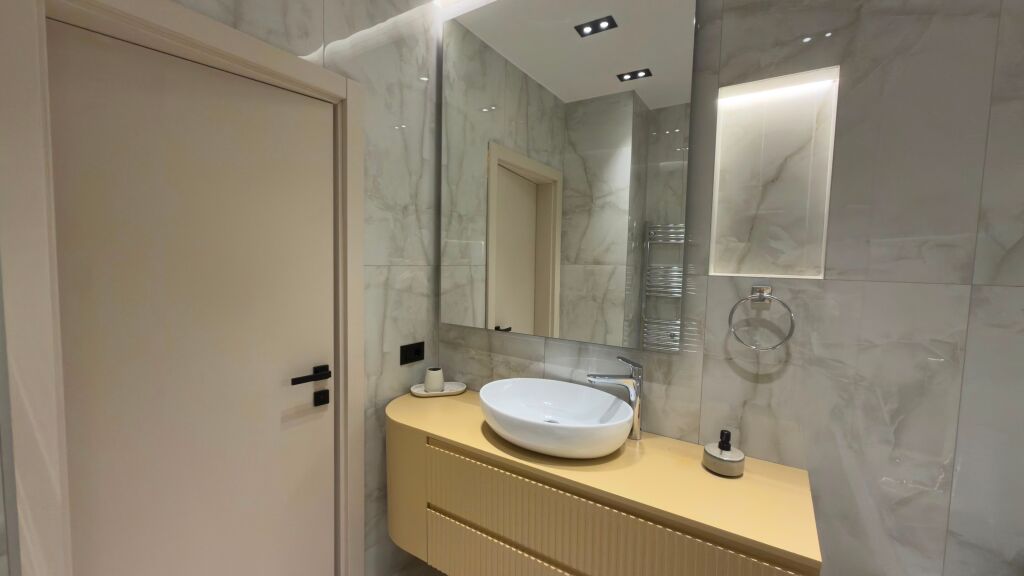 Shesim Apartament 2+1+2 Poste Parkimi tek Liqeni i Thate!