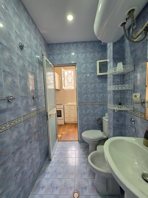 For Rent: 1+1+Kitchen of its own (Center - Plaza, behind the Museum) K4, with Elevator - Furnished, 2 Air Conditioners | 65,000 Lek/Month