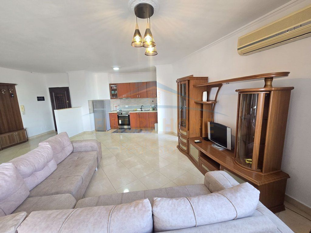 Qira, Apartament 2+1, Rruga e Barrikadave, Tiranë.