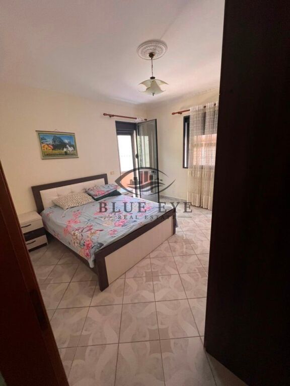 JEPET ME QERA APARTAMENT 2+1 – 105 m² | STACIONI I PARË, PLAZH DURRËS | PRANË HOTEL ROYAL G
