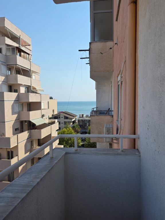 Apartament 2+2+2 në shitje – Plazh, pranë Rrugës Pavarësia