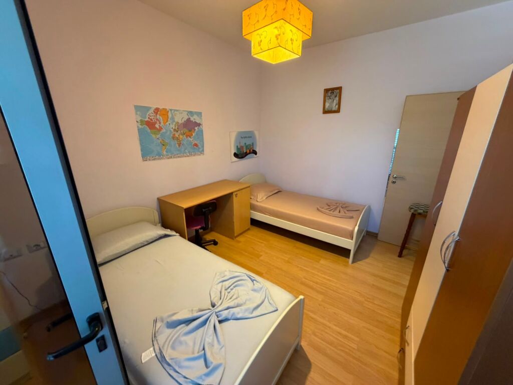 🏡 PART OF VILLA FOR RENT – 3+1+2📍 Location: Near the Engineering Dormitories💶 Rent: 1,000 €/month