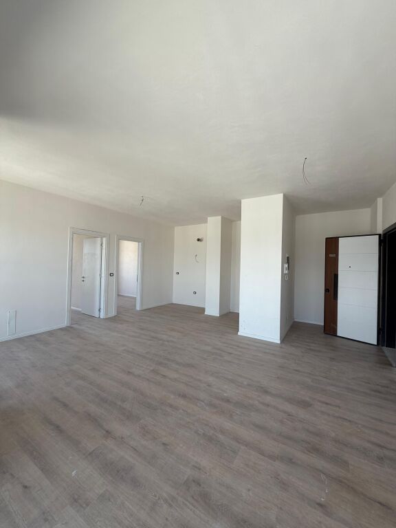 APPARTAMENTO 2+1, in VENDITA, EX CAMPO DI AVIAZIONE TIRANA