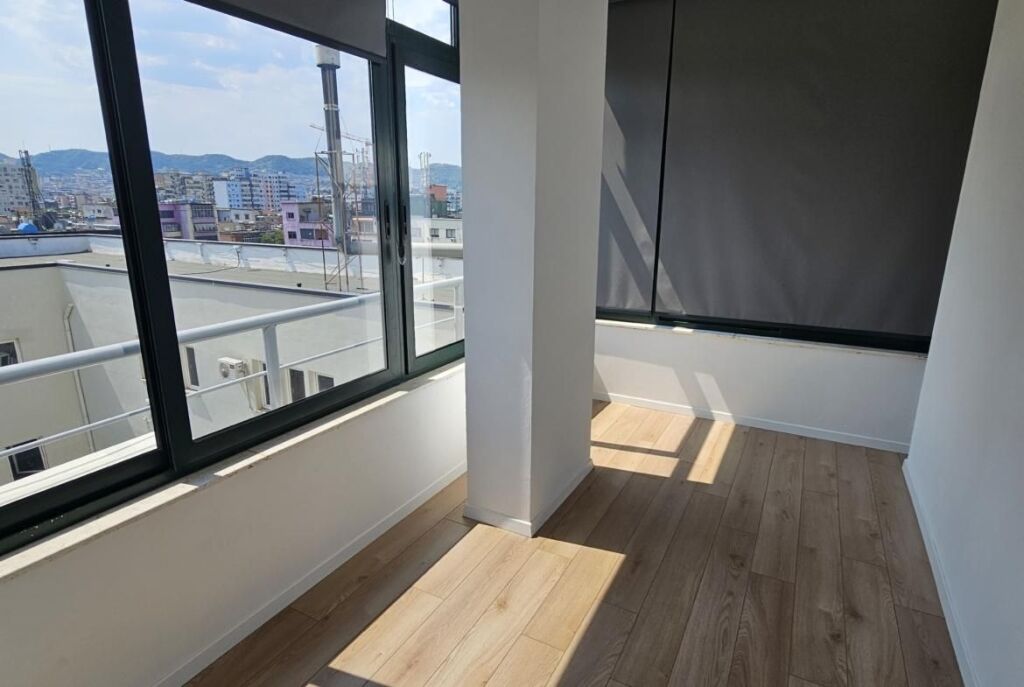At 21 Dhjetori, Office Space for Rent!