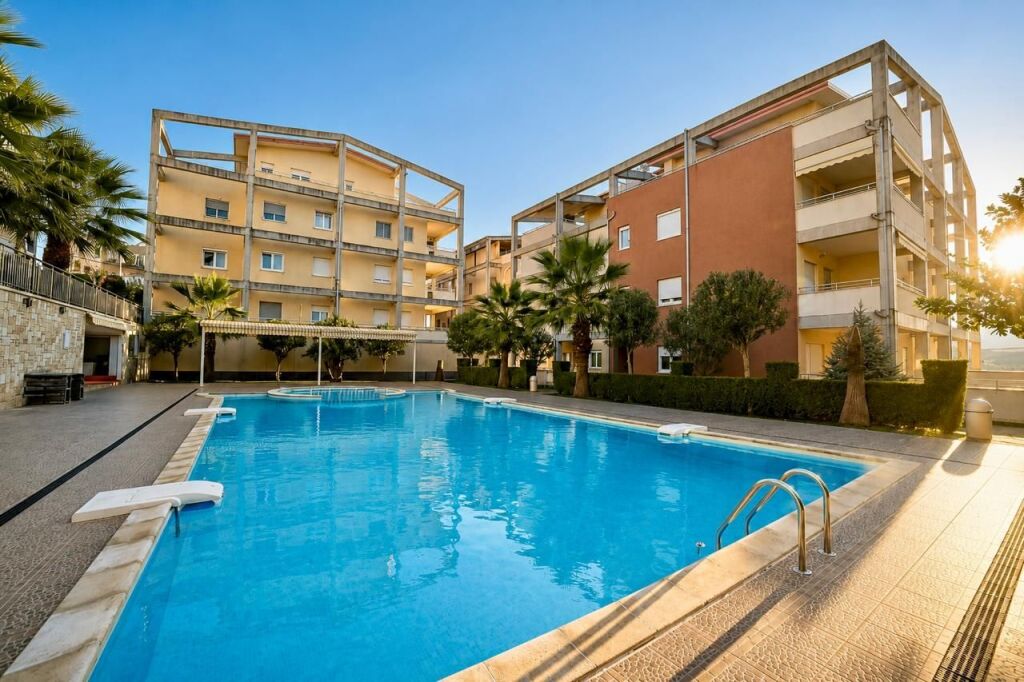 APPARTAMENTO 2+1 CON VERANDA &amp; PARCHEGGIO, SAUK 80.000 ALL