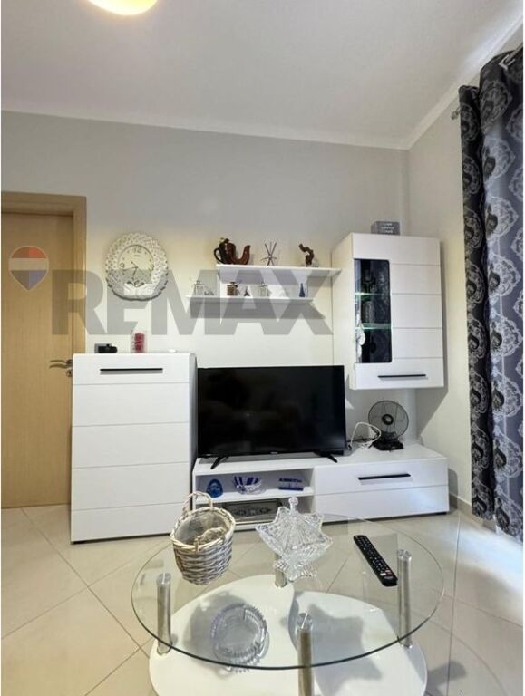 🏢 APARTAMENT 2+1+2 ME QIRA – BULEVARDI, VLORË