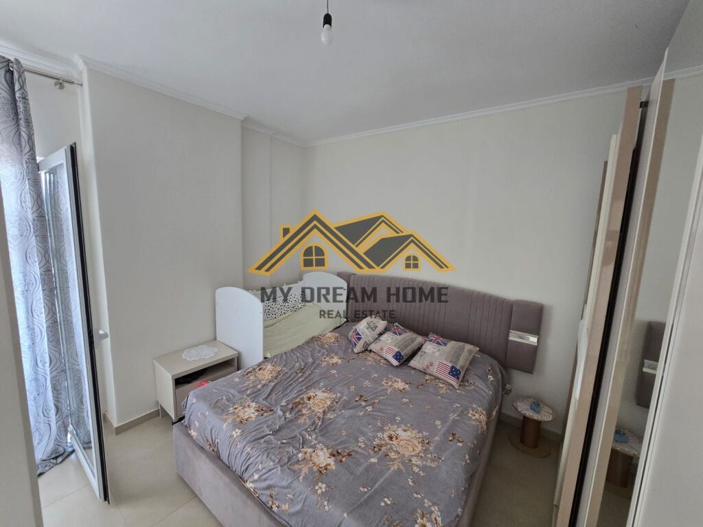 Shitet Apartament 2+1 – Rrota e Kuqe, Durrës