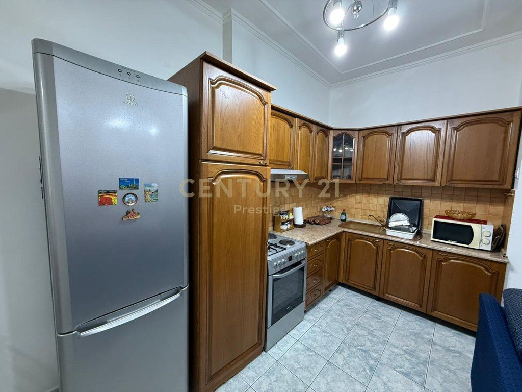 APARTAMENT 2+1 ME QIRA ISH-BLLOKU, TIRANE