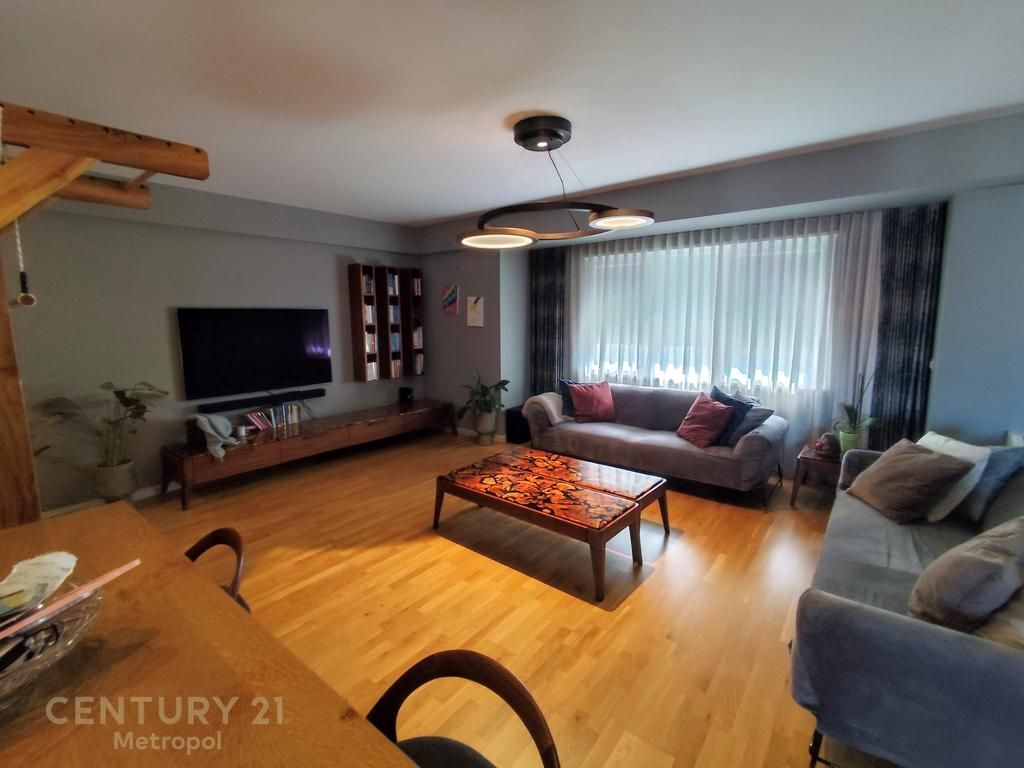 APARTAMENT 3+1 PER QIRA NE NJE REZIDENCE PRIVATE PRANE TEG