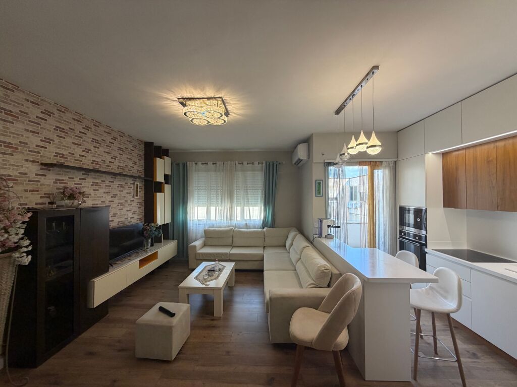 Rent, Apartment 2+1+2, Paris Commune, Kristal Center, Tirane