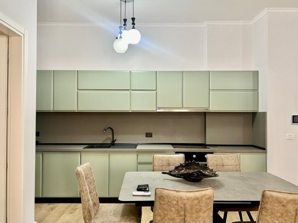 Apartament me Qera 2+1+2 me Post Parkimi në Kompleksin Delijorgji