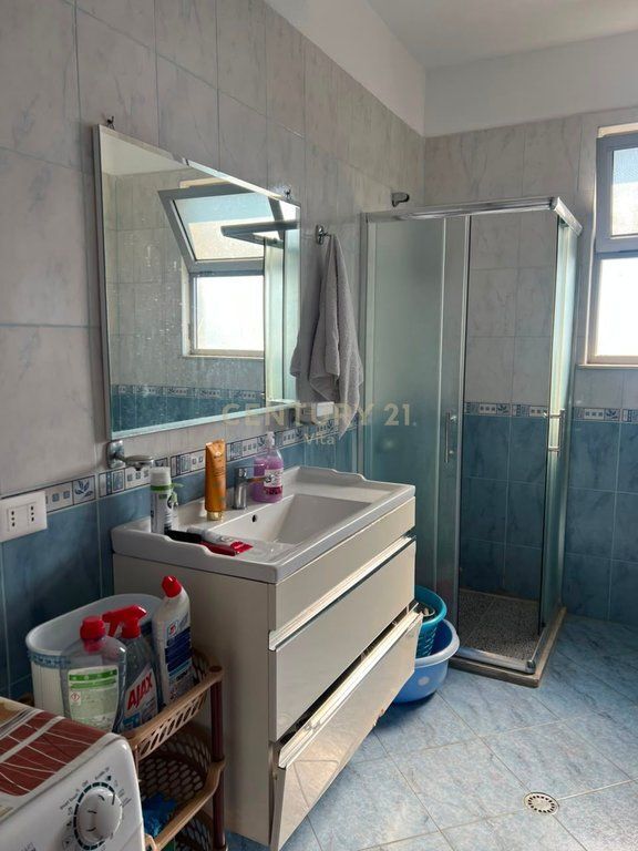 JEPET ME QIRA APARTAMENT 2+1+2 TEK RAJONI I POLICIS DURRES !!