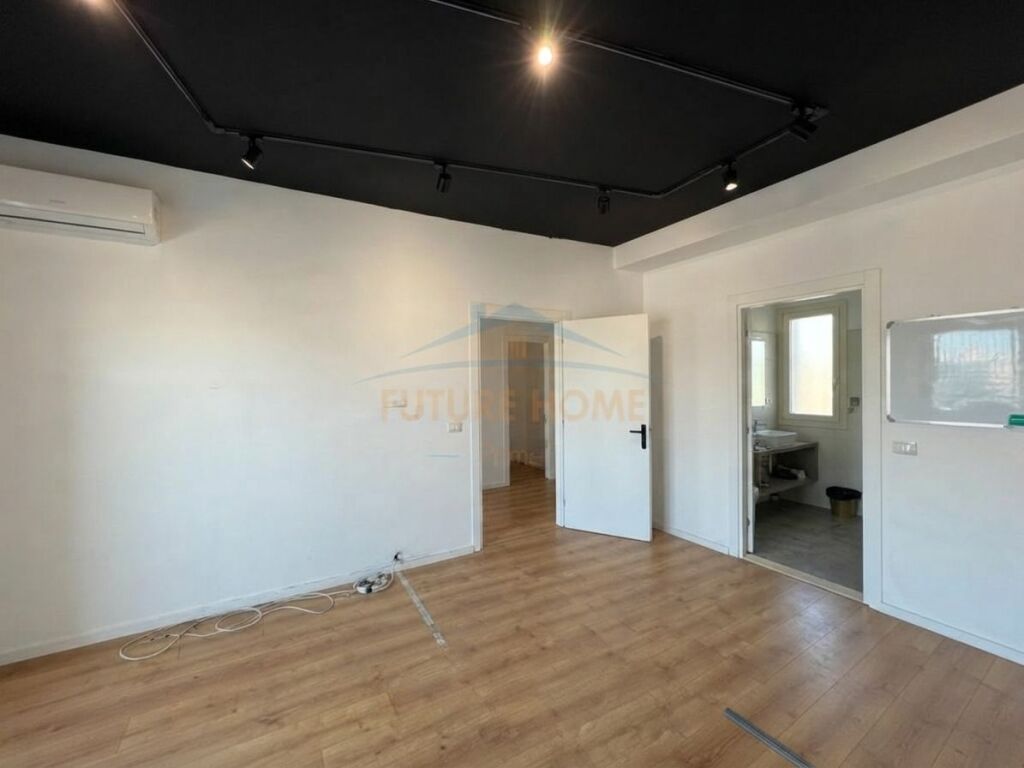 Rent, Office space, Paris Commune, Tirana