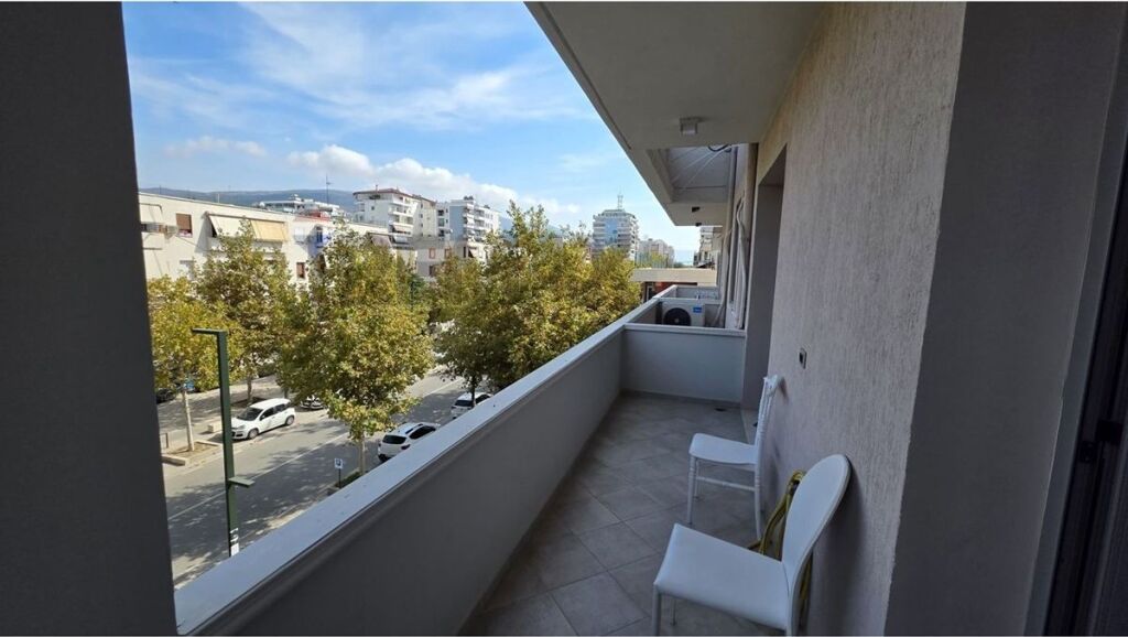 🏢 APARTAMENT 2+1+2 ME QIRA – BULEVARDI, VLORË