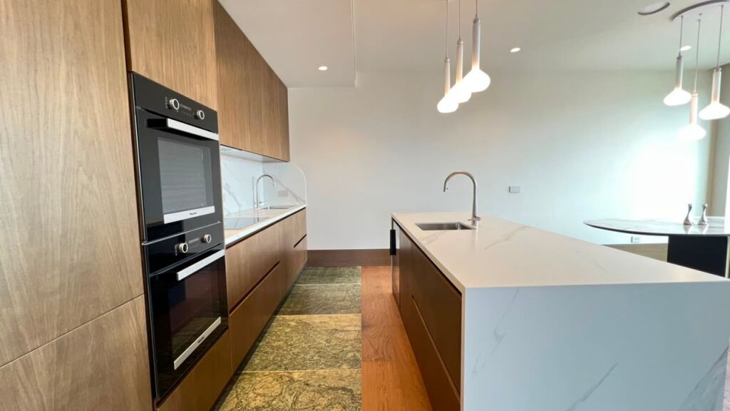Apartament 3+1 me qira tek Stadiumi Air Albania