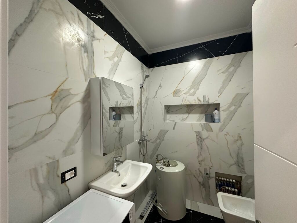 JAP ME QERA APARTAMENT 1+1+POST PARKIMI,JORDAN MISJA