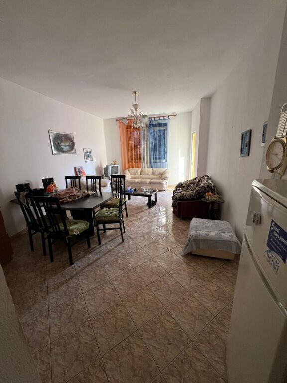 APARTAMENT 2+1 PËR SHITJE – PRANË SHKOLLËS EFTALI KOÇI!