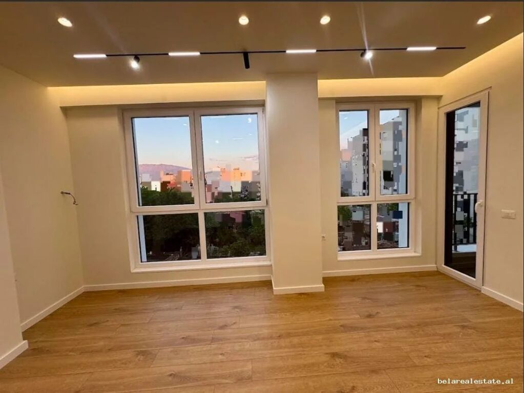 Zyre Me Qera 1+1 Tek Komuna e Parisit (ID BZ21031) Tirane