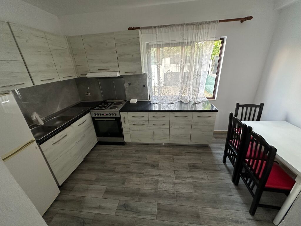 For rent 1+1 furnished behind Globe near the Old Park