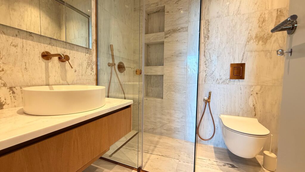 Apartament 2+1 me qira tek stadiumi Air Albania
