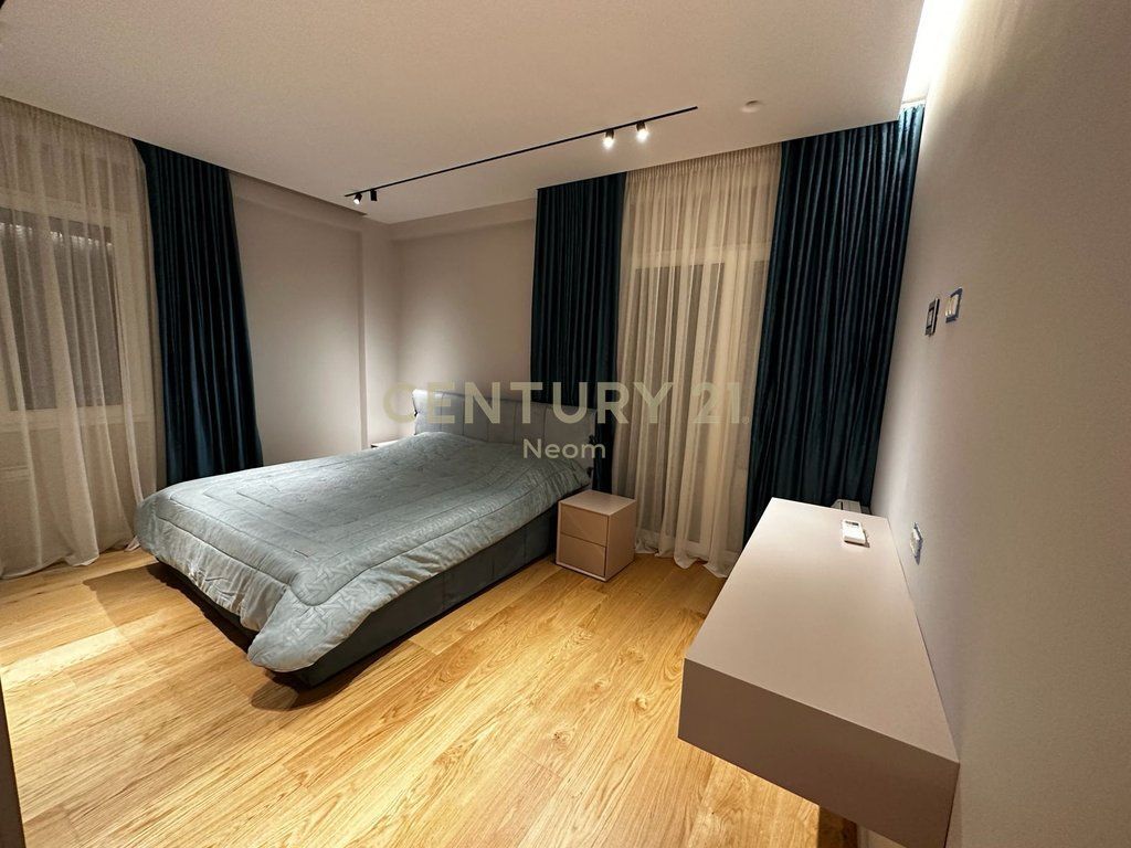 Apartament 2+1+2 per shitje te Liqeni I Thate