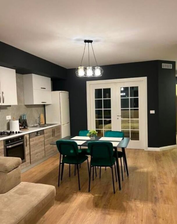 🌊 APARTAMENT ME QIRA – RRUGA E PORTIT, DURRËS