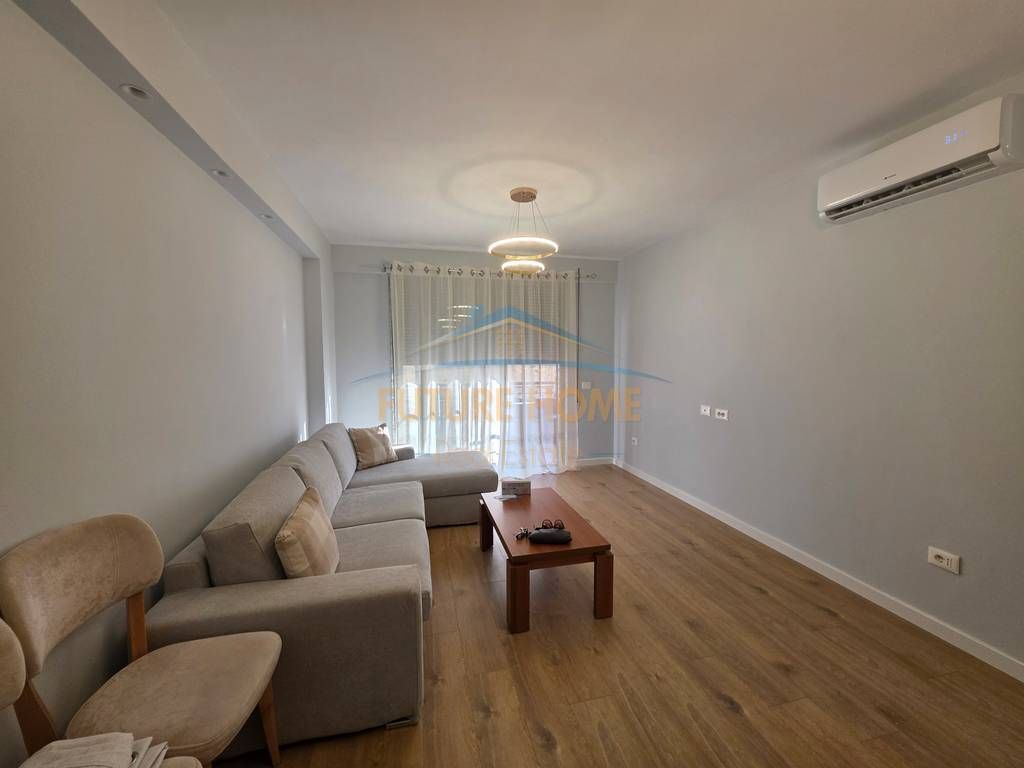 Qera,Apartament 2+1,Komuna e Parisit