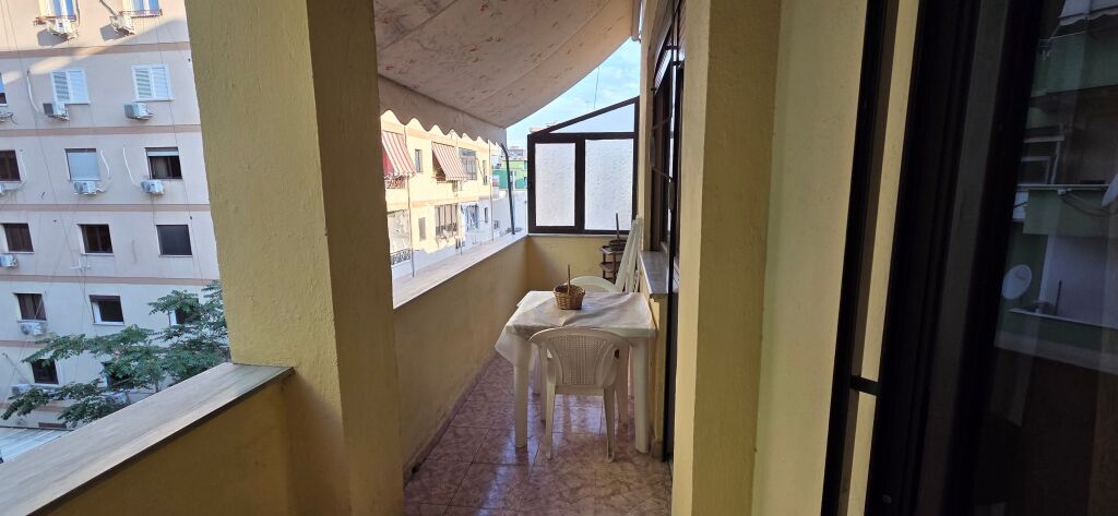 Qera, Apartament 2+1+2, Bllok