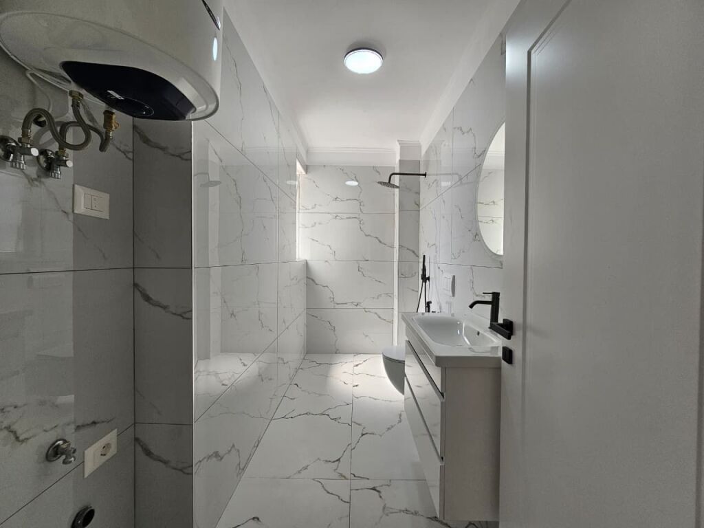 Apartament 1+1 per shitje tek Medreseja!