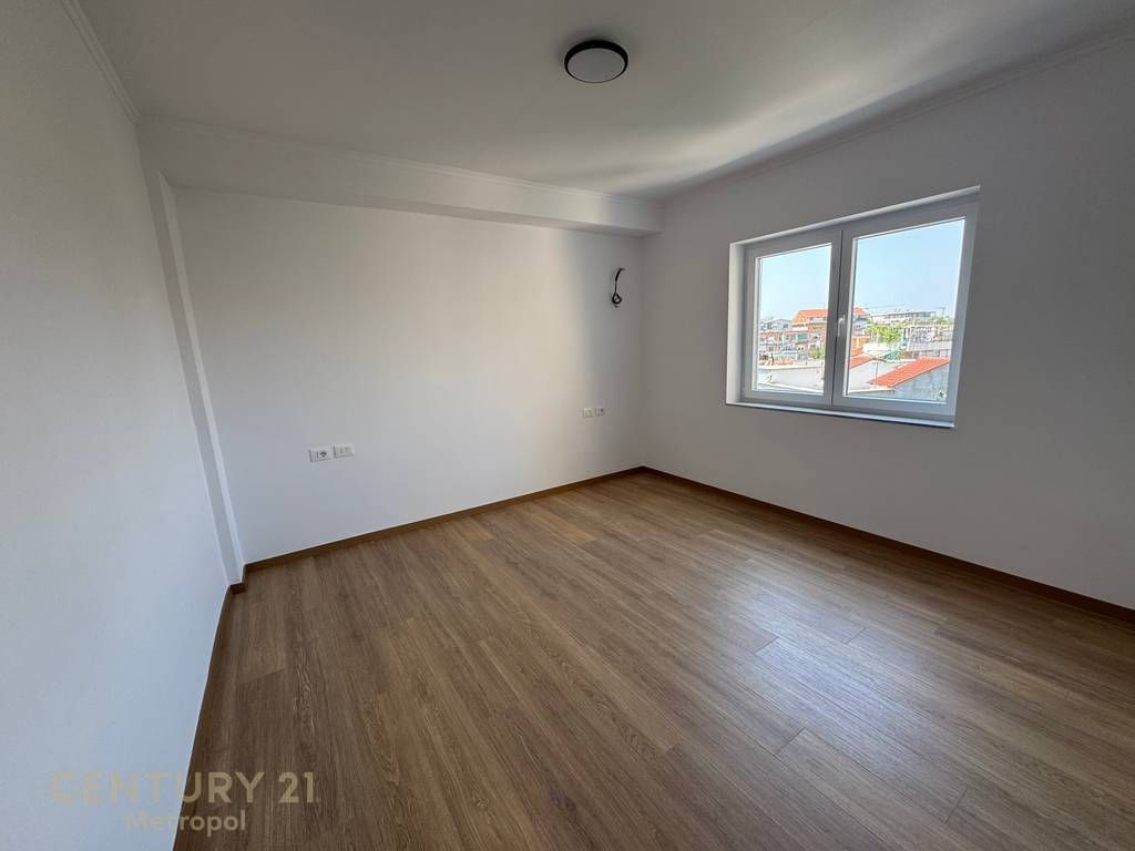 APARTAMENT 1+1 PER SHITJE, MEDRESEJA!