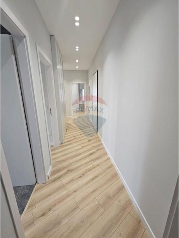 Apartament 3+1 per qira tek Liqeni i Thate!