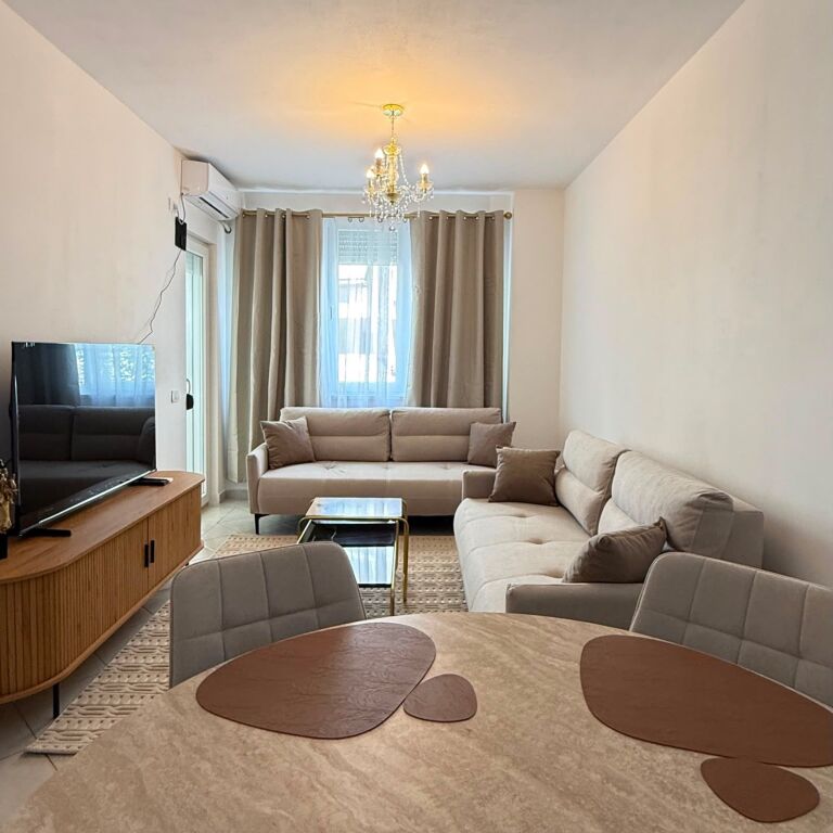 🏡 2+1 APARTMENT WITH BALCONY FOR RENT – MAGNET COMPLEX, 21 DHJETORI 📍