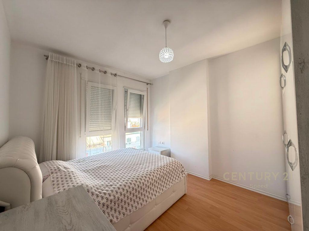 JEPET ME QIRA APARTAMENT 2+1 TEK RRUGA 5 MAJI!!