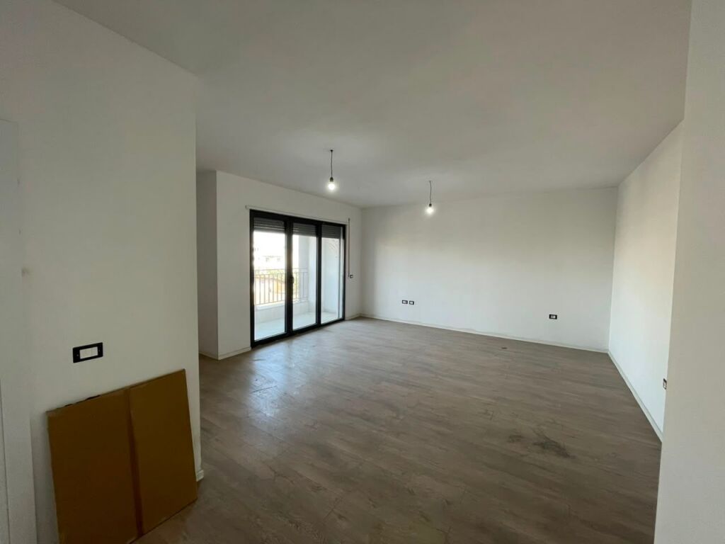 In vendita, Appartamento 2+1+2, Complesso Ndregjoni, Tirana . Empire72923