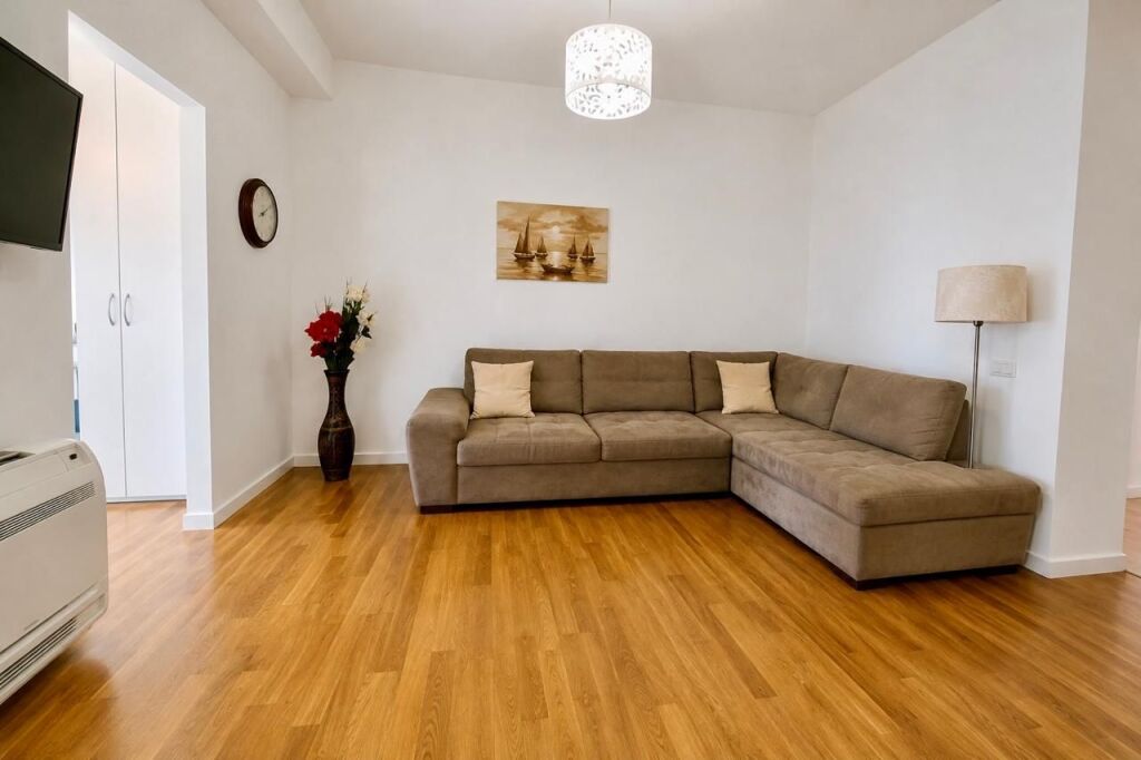 APPARTAMENTO 2+1 CON VERANDA &amp; PARCHEGGIO, SAUK 80.000 ALL