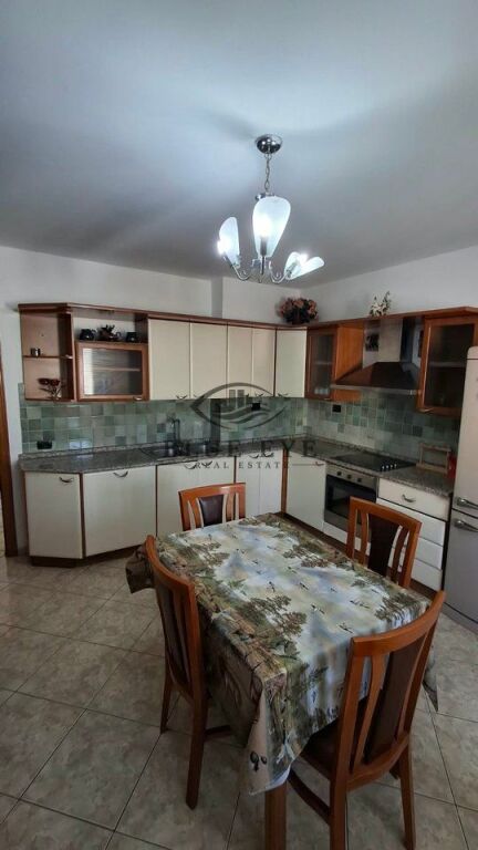 Appartamento 2+1 in affitto – Ospedale Americano, Durrës!