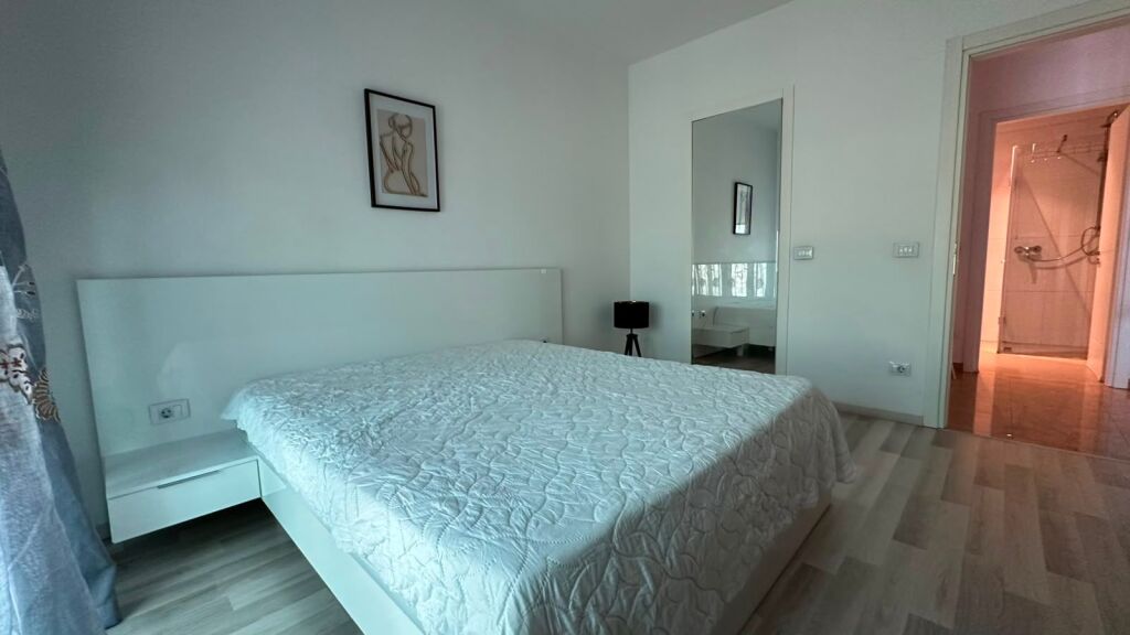 Apartament 1+1 me qira tek Ambasador 3