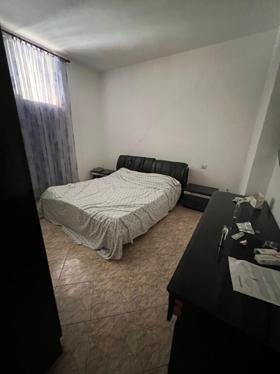 APARTAMENT 2+1 PËR SHITJE – PRANË SHKOLLËS EFTALI KOÇI!