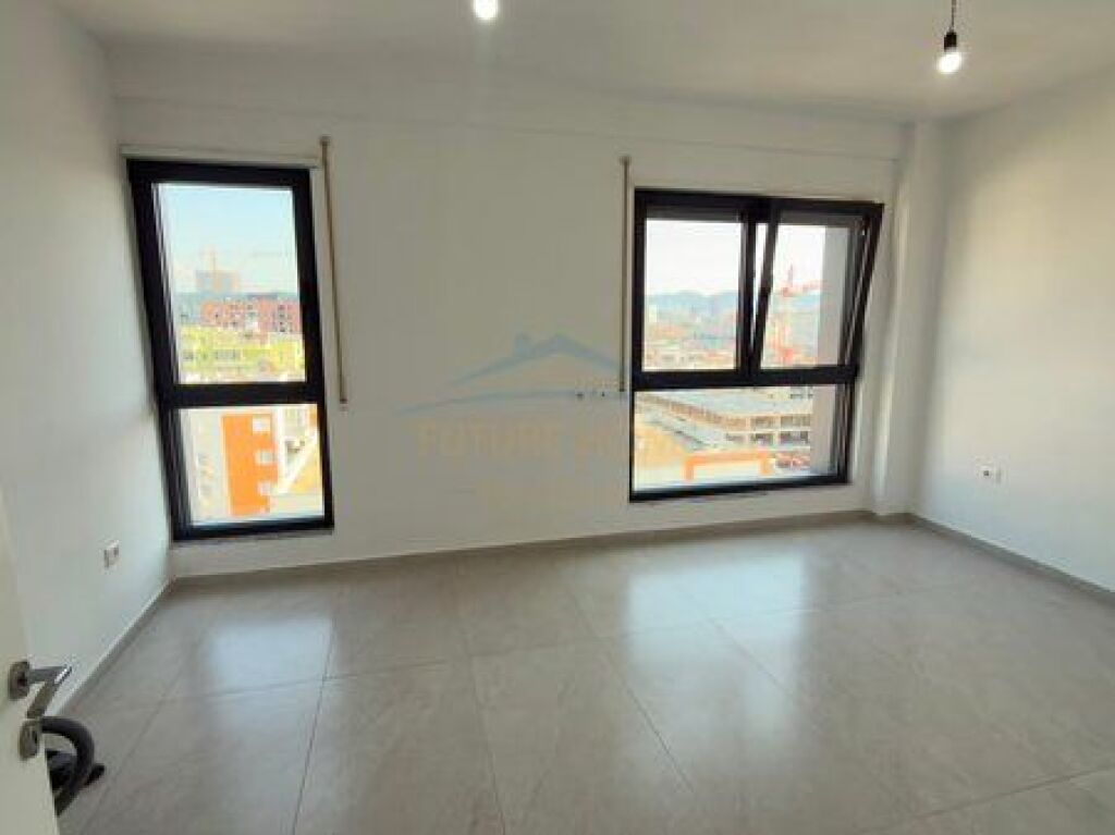 Affitto, Appartamento 3+1+2, Complesso Ndregjoni, Tirana