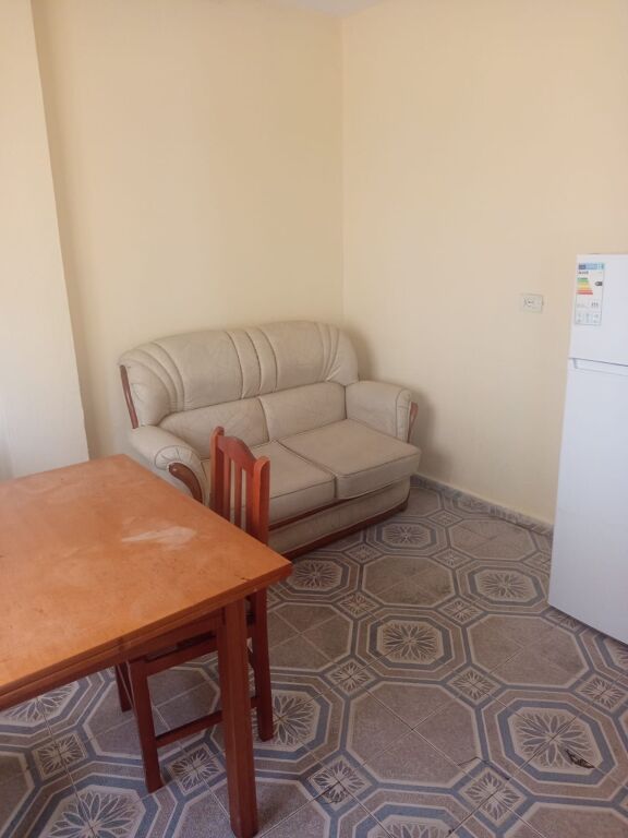 APARTAMENT 2+1. 32000 LEKE.RRUGA 5 MAJI