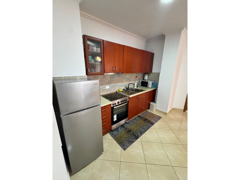 Qira, Apartament 2+1, Rruga e Barrikadave, Tiranë.