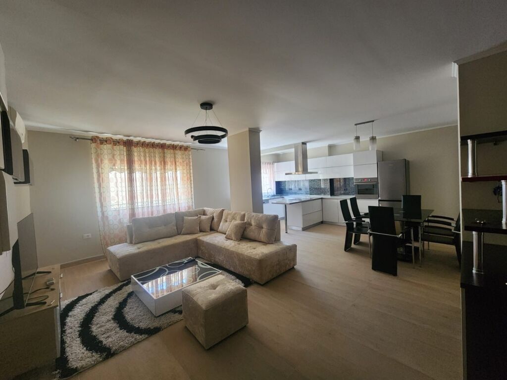 Apartament 2+1 per qira , Komuna e Parisit !